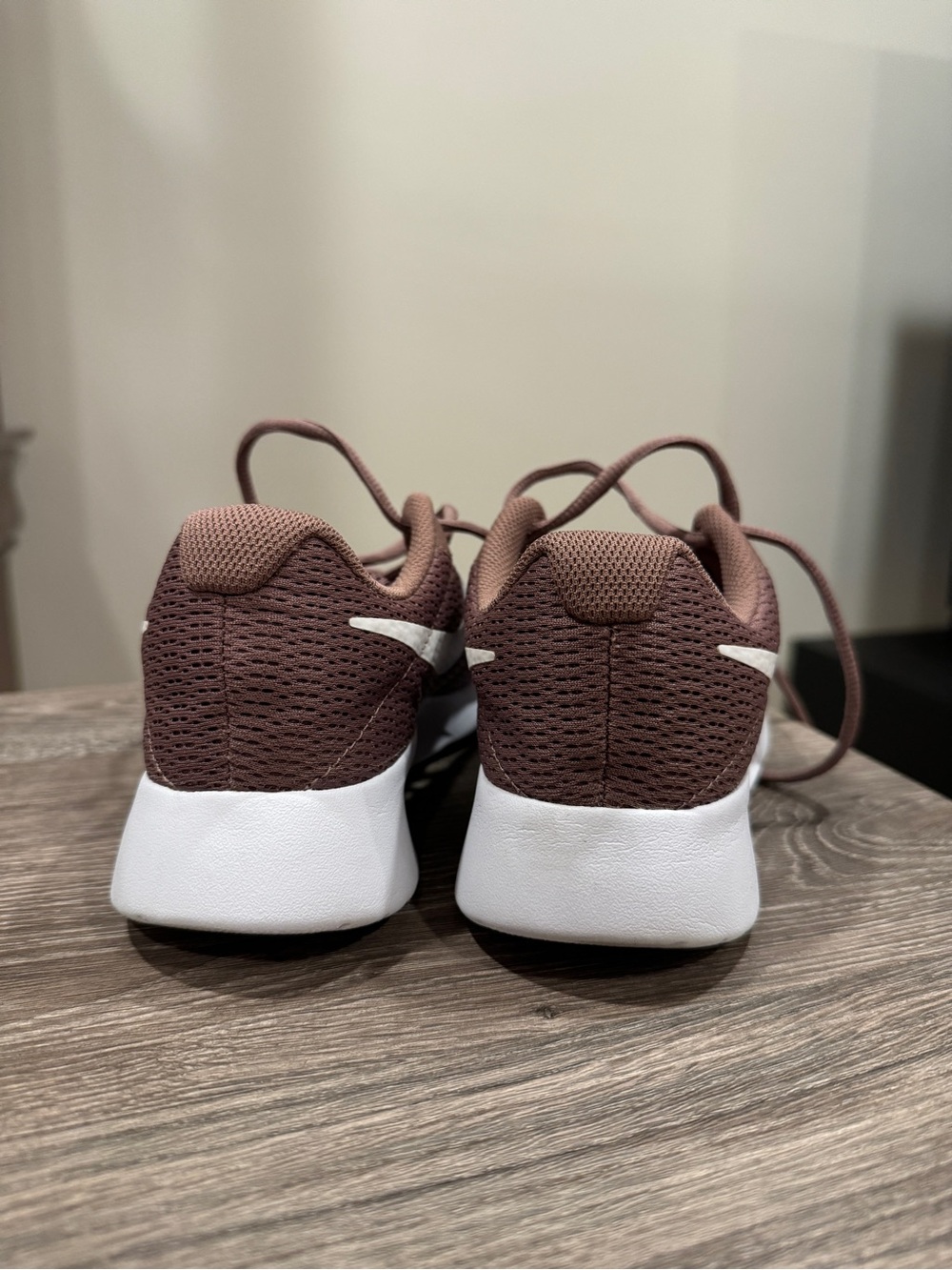 Nike Women’s Running Sneakers - Mauve/Rose Size 6 - Picture 3 of 9